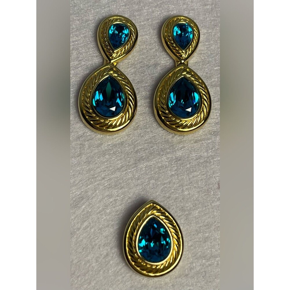 Vintage Swarovski Gold Tone Teal Crystal Earrings & matching pendant